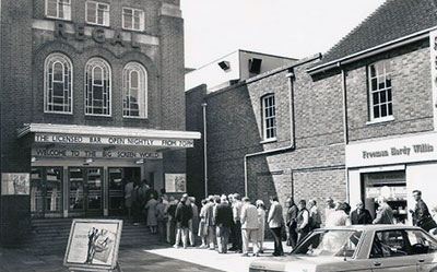 The exterior of the old Regal Cinema that used to be located along   Bell Street   in Henley.    Photo kindly provided by Henley & District Organ Trust.  