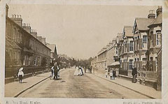 Old postcard of Reading Road, Henley.