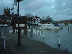 River Thames: 14/12/2000 at 19:54